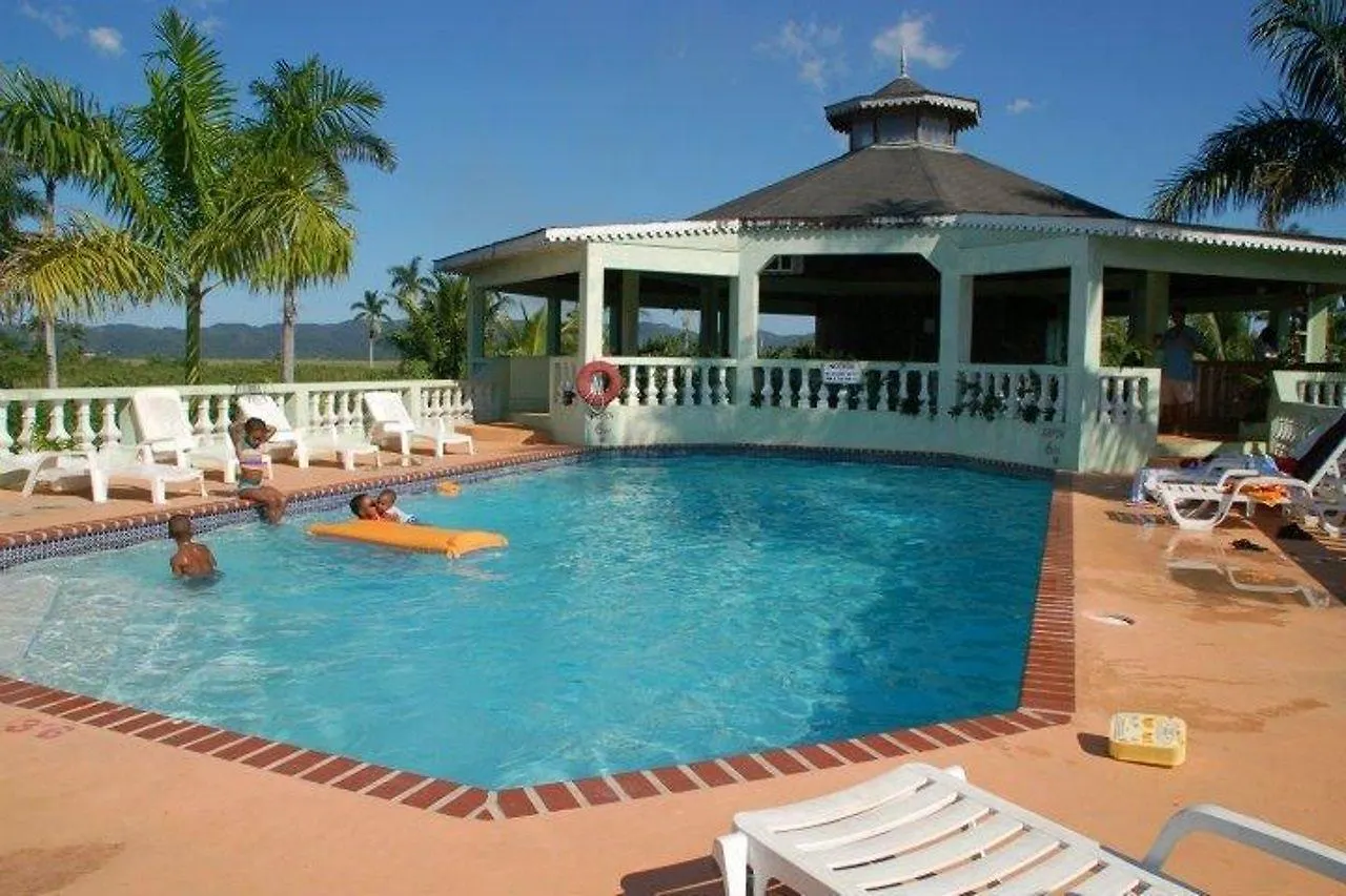 ***  Hidden Paradise Resort Hotel ネグリル ジャマイカ